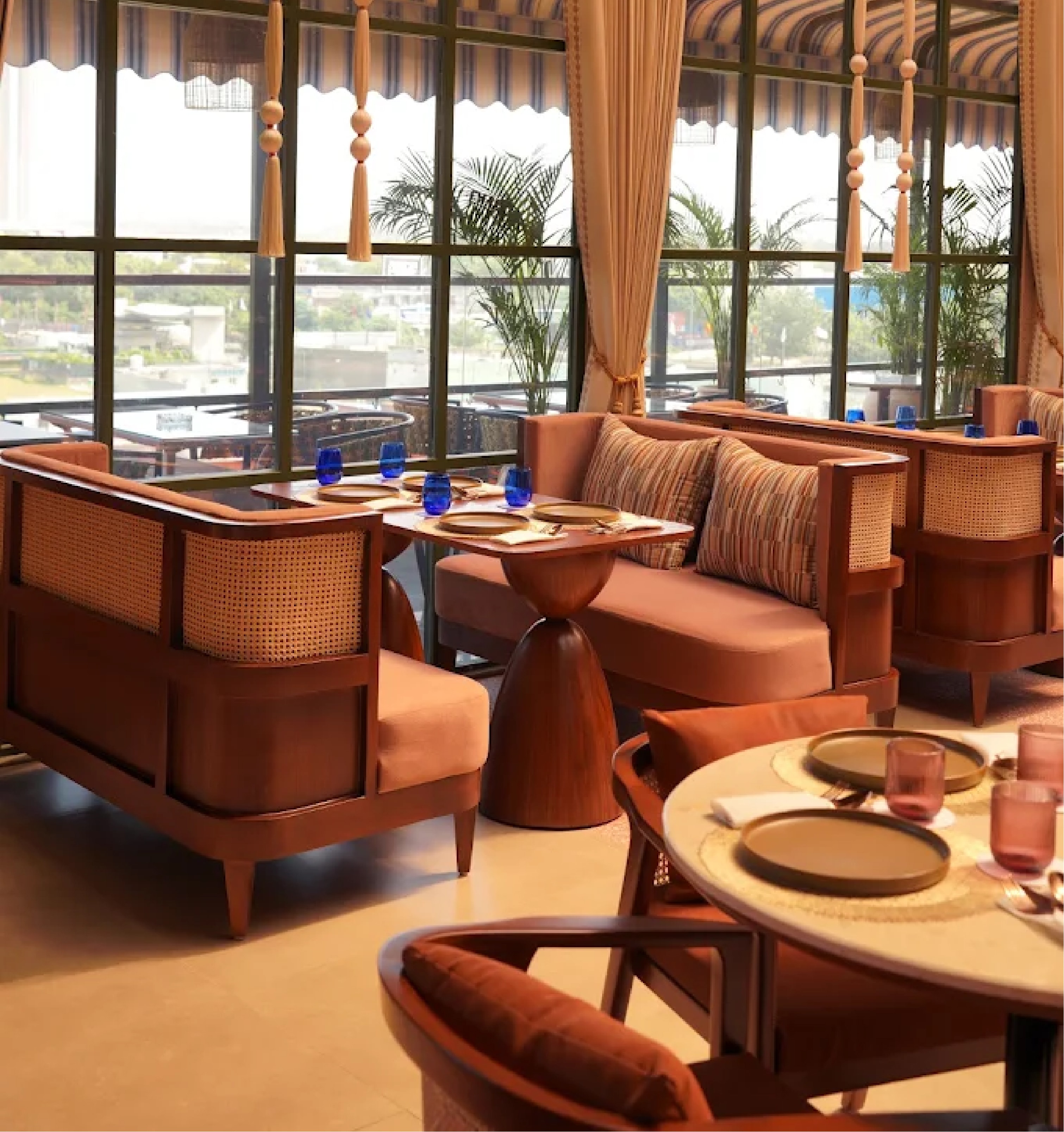 Auri Bar & Restaurant – Luxury Hospitality Furniture - photo 2
